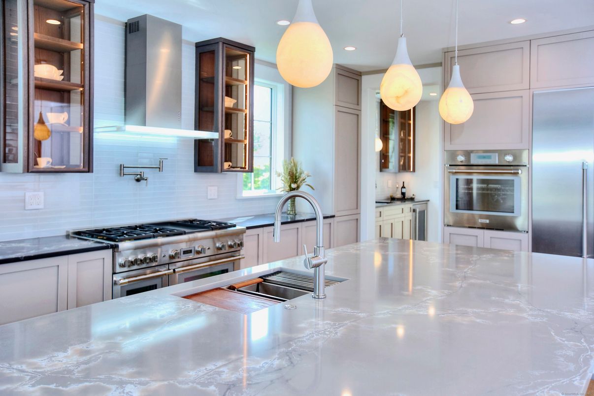 Interior, Kitchen, Pendant Lights, Recessed Lighting, Stainless Steel Appliances