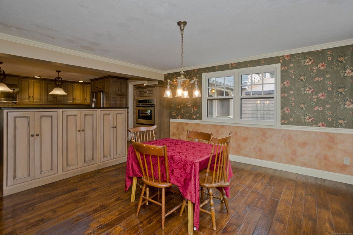Dining room, Interior, Kitchen, Pendant Lights, Wood Texture Flooring