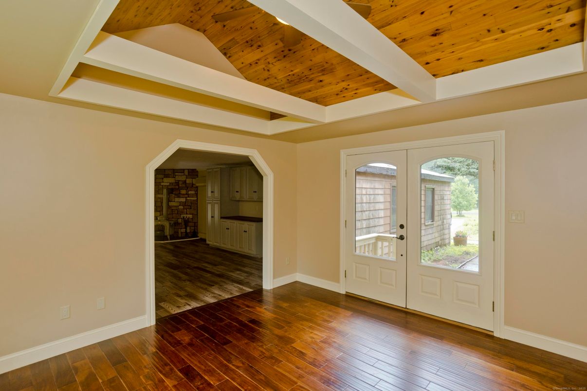 Empty room, Interior, Wooden Ceilings, Wood Texture Flooring