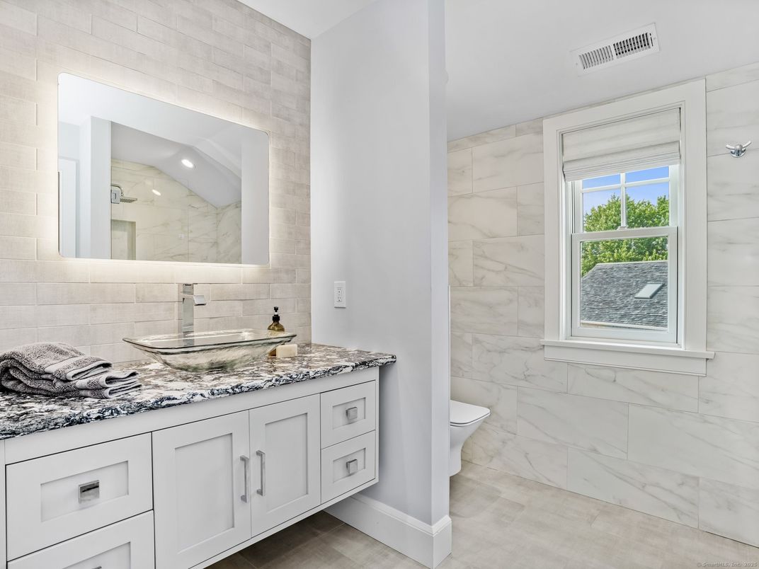 Bathroom, Interior, Marble Walls, Recessed Lighting