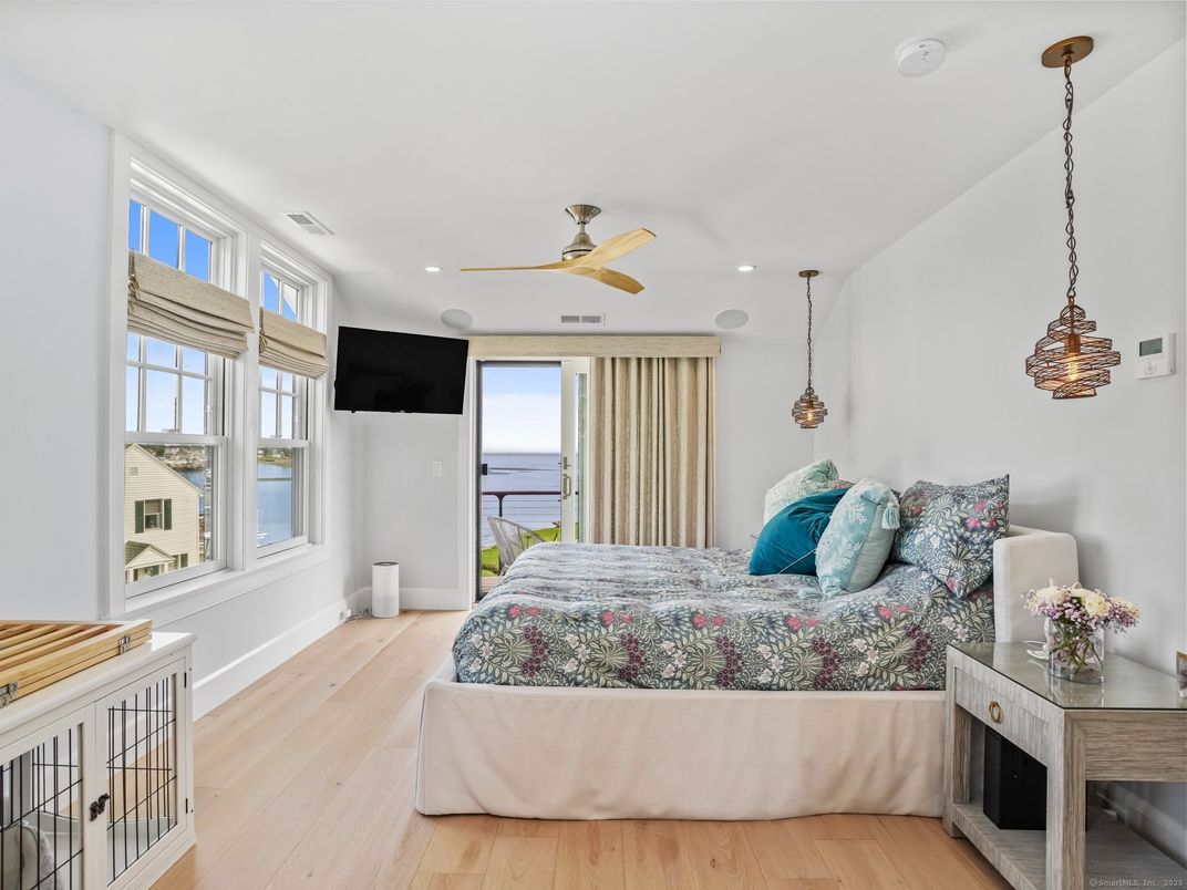 Bedroom, Interior, Pendant Lights, Recessed Lighting, Water, Wood Texture Flooring