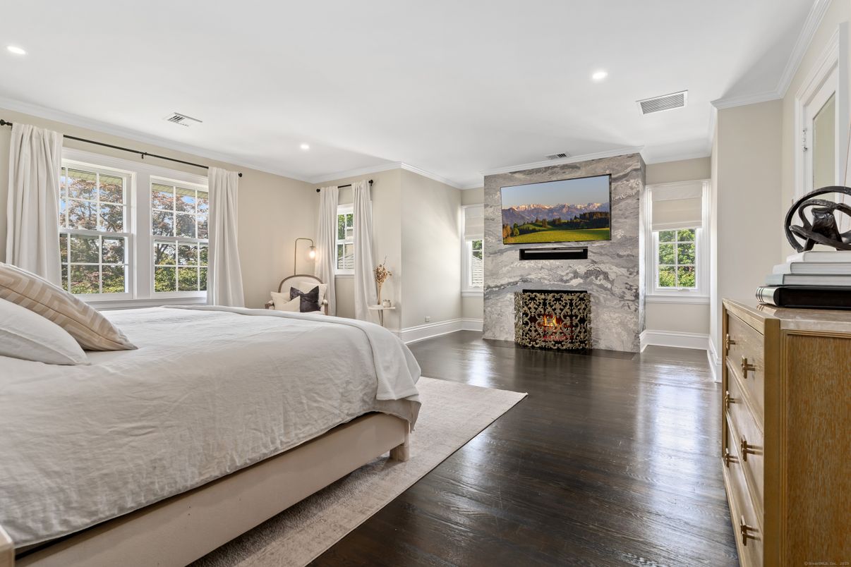 Bedroom, Fireplace, Interior, Recessed Lighting, Wood Texture Flooring