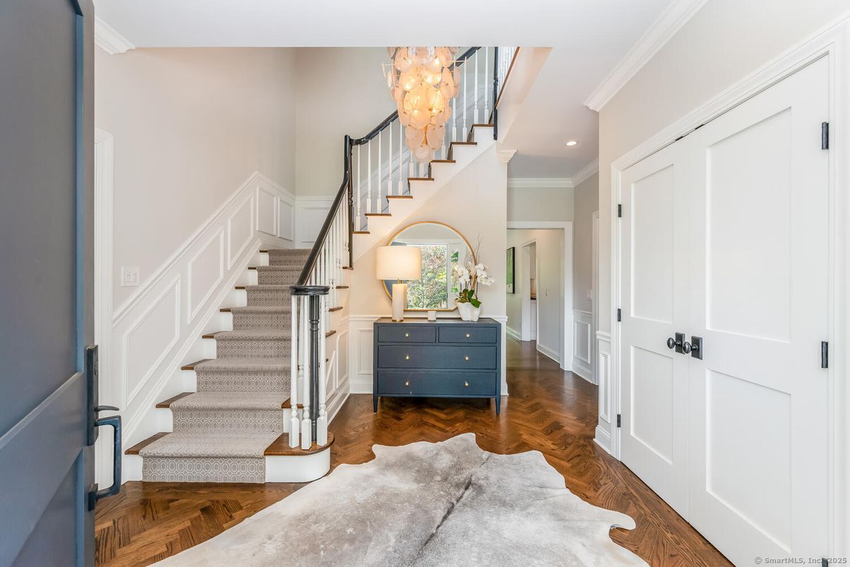 Chandelier, Interior, Recessed Lighting, Wood Texture Flooring