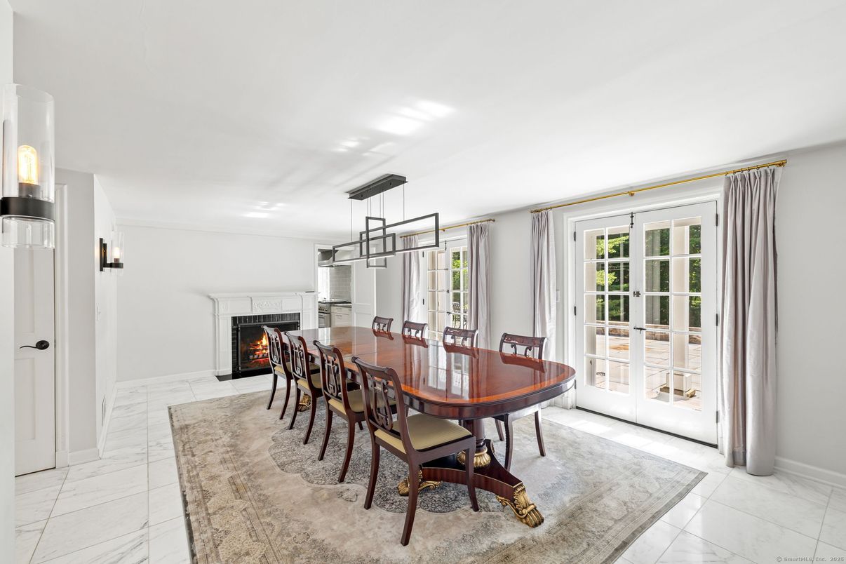 Dining room, Fireplace, Interior, Marble, Pendant Lights