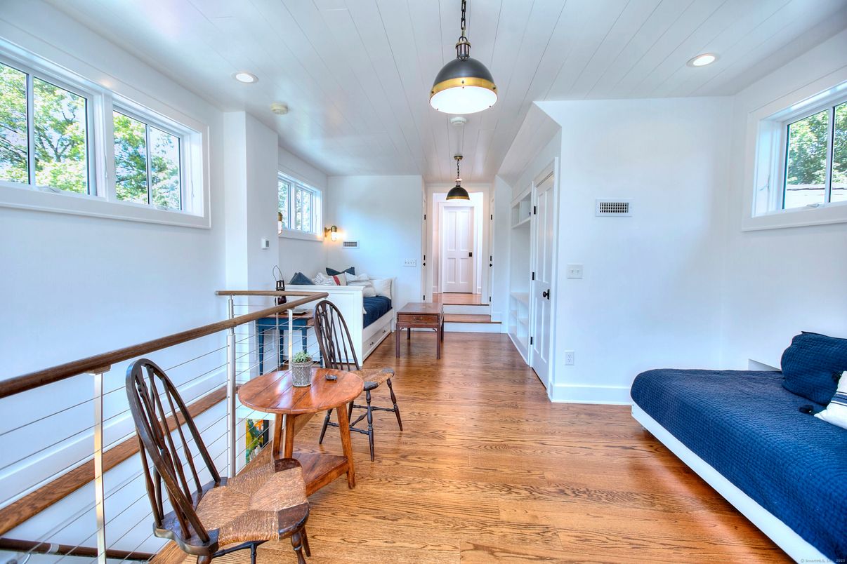 Interior, Pendant Lights, Recessed Lighting, Wood Texture Flooring