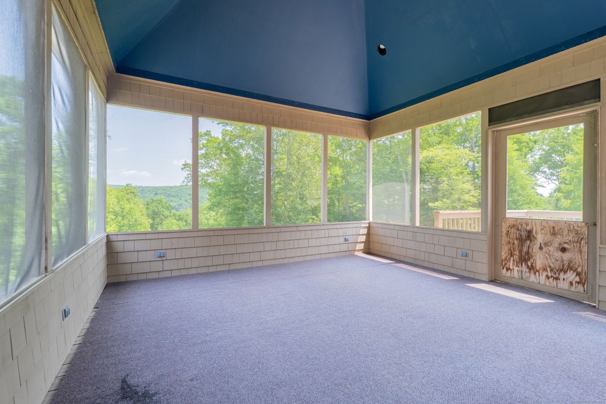 Empty room, Interior, Sun Room