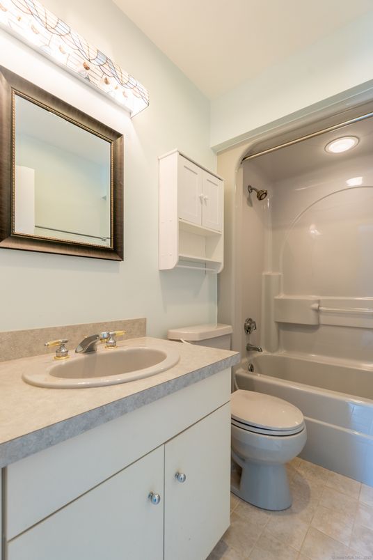 Bathroom, Interior, Recessed Lighting