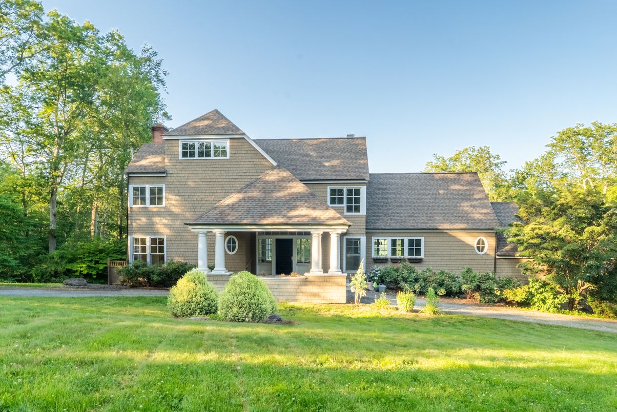 Backyard, Exterior, Facade, Cape Cod