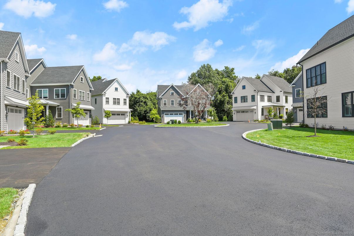 Attached, Exterior, Facade, Farmhouse