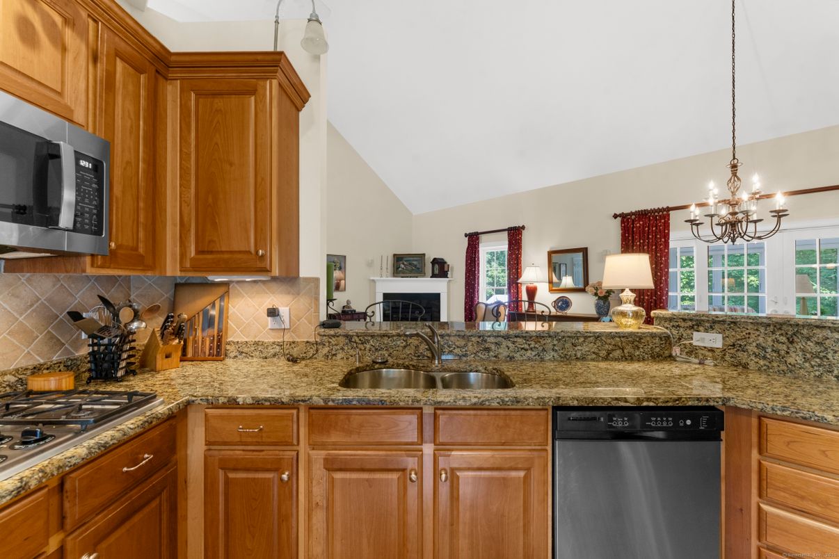 Chandelier, Interior, Kitchen