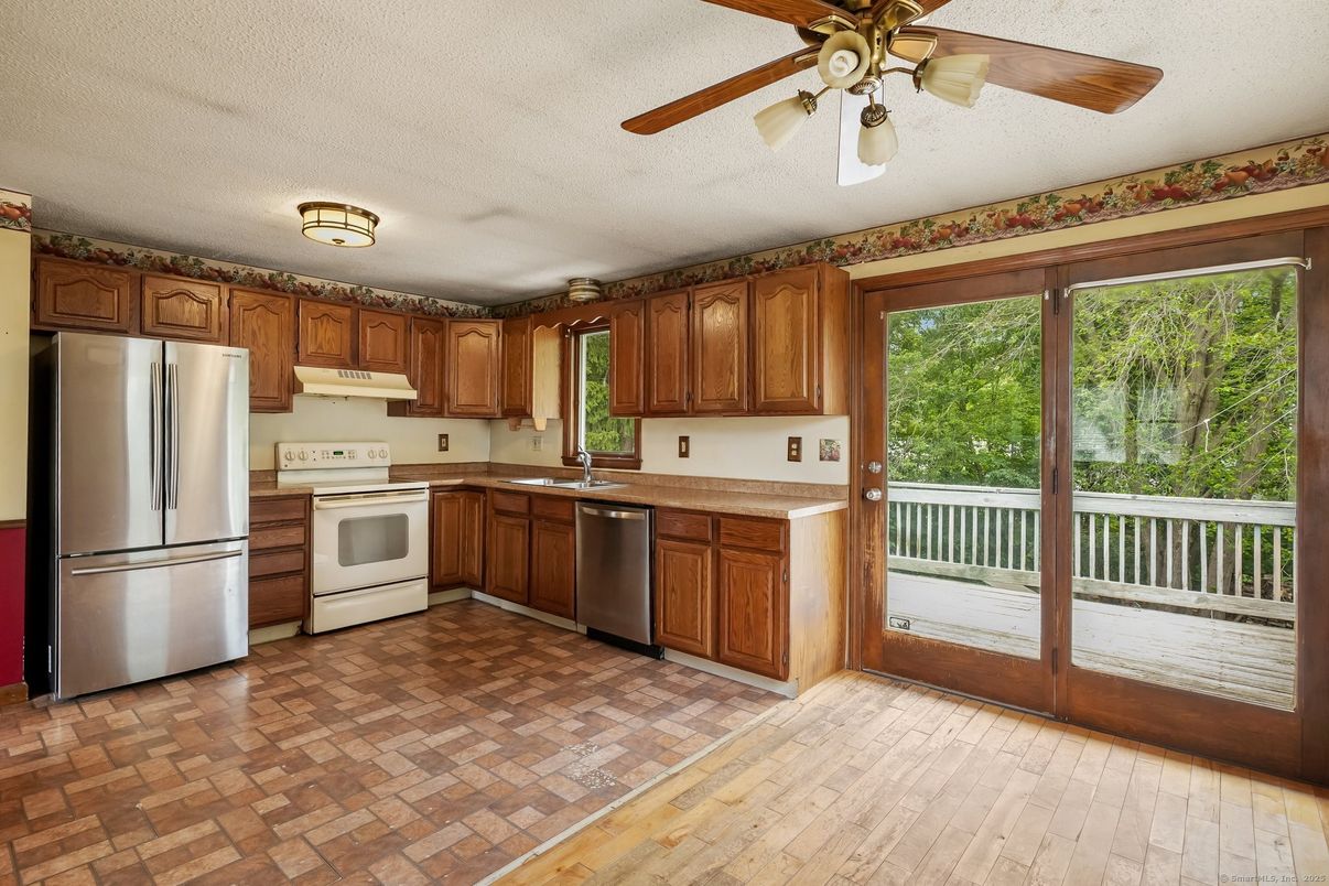 Interior, Kitchen, Stainless Steel Appliances
