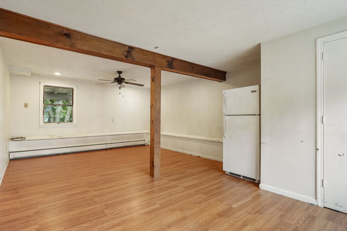 Empty room, Interior, Recessed Lighting, Wooden Beams, Wood Texture Flooring