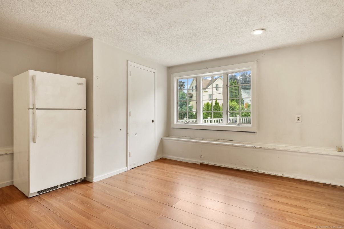 Empty room, Interior, Kitchen, Recessed Lighting, Wood Texture Flooring