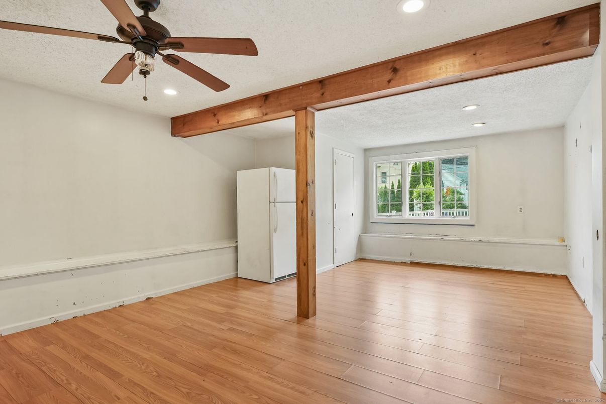 Empty room, Interior, Recessed Lighting, Wooden Beams, Wood Texture Flooring