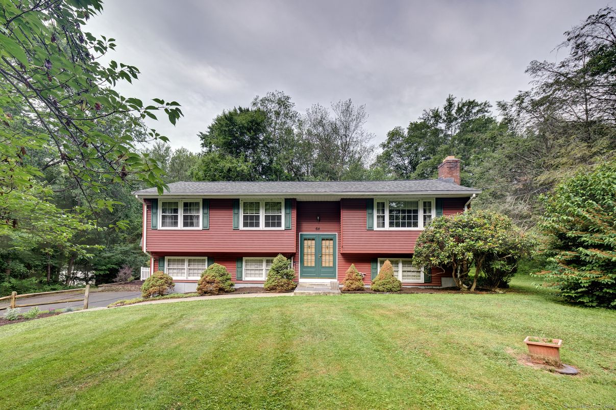 Attached, Exterior, Facade, Raised Ranch