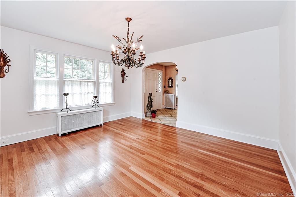 Chandelier, Empty room, Interior, Wood Texture Flooring