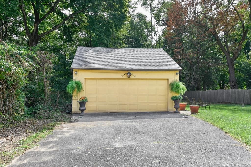 Detached Garage, Exterior