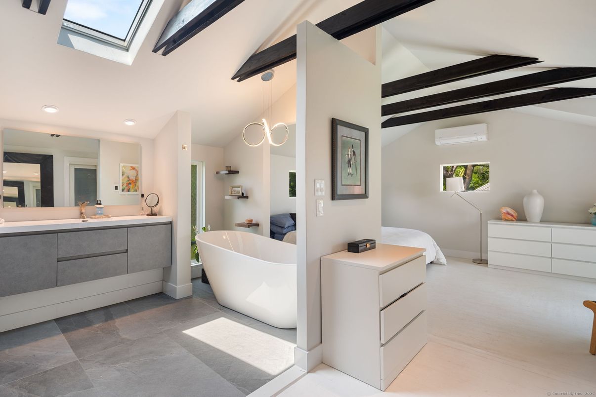 Bathroom, Dual Sink Vanities, Free Standing Baths, Interior, Pendant Lights, Recessed Lighting
