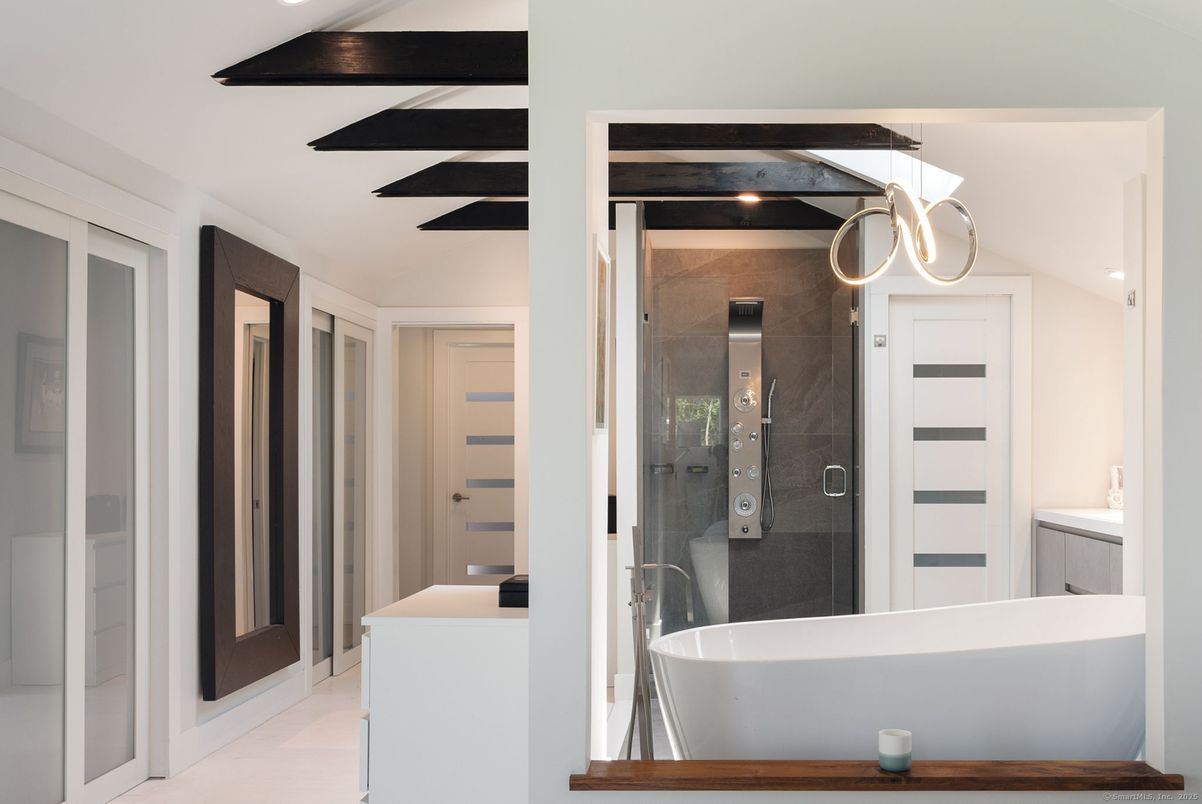 Bathroom, Free Standing Baths, Glass Shower, Interior, Pendant Lights, Recessed Lighting