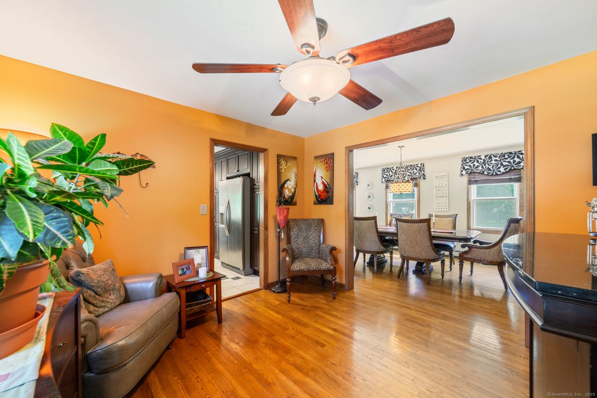 Dining room, Interior, Kitchen, Stainless Steel Appliances, Wood Texture Flooring