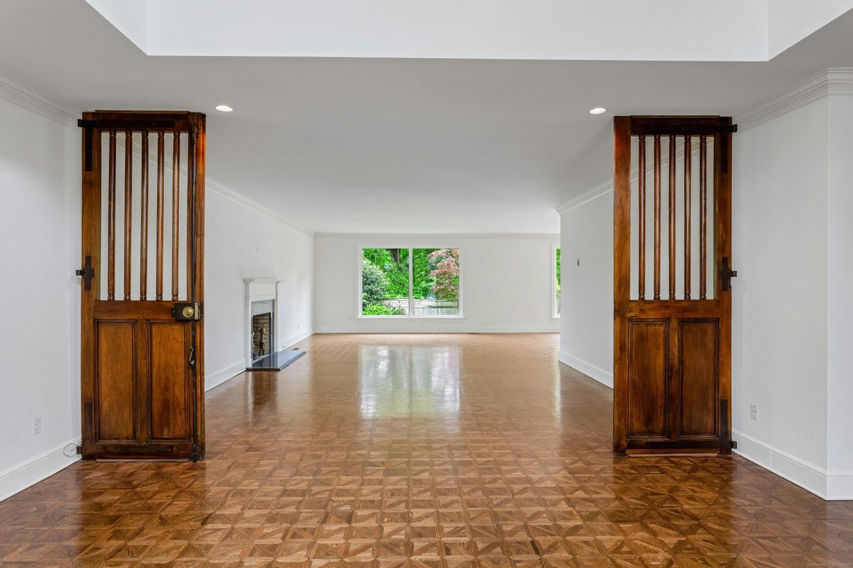 Empty room, Fireplace, Interior, Recessed Lighting