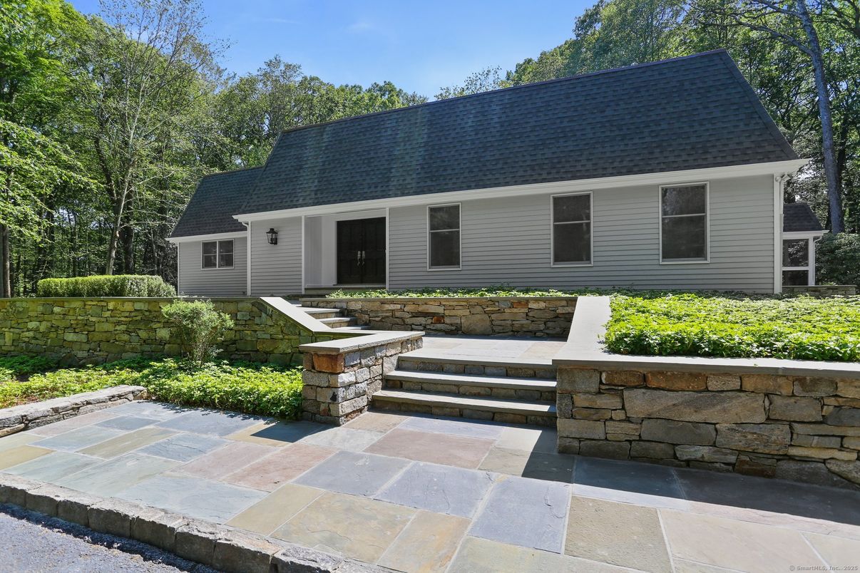 Exterior, Facade, Cape Cod