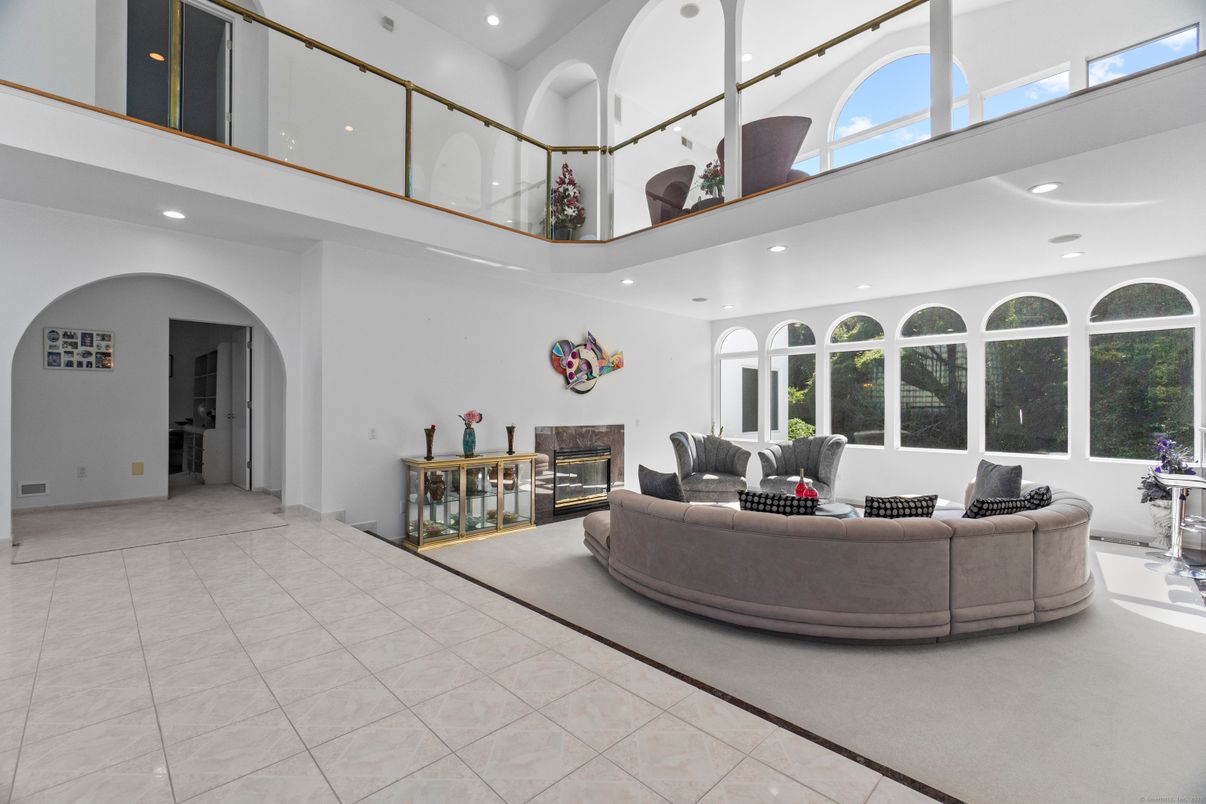 Fireplace, Interior, Living room, Recessed Lighting