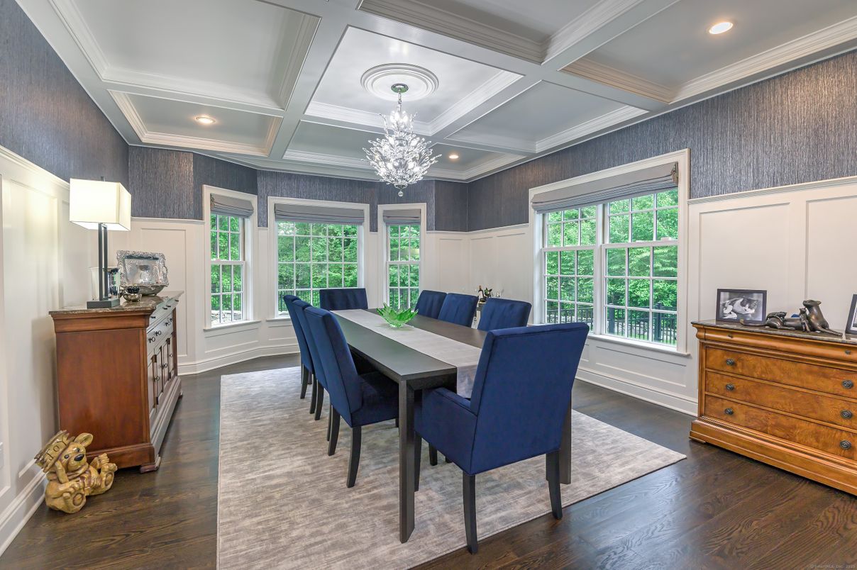 Chandelier, Dining room, Interior, Recessed Lighting, Wood Texture Flooring