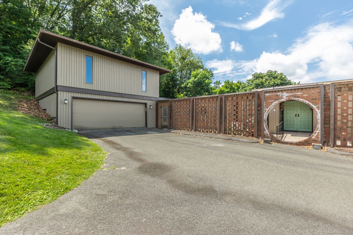 Backyard, Detached Garage, Exterior