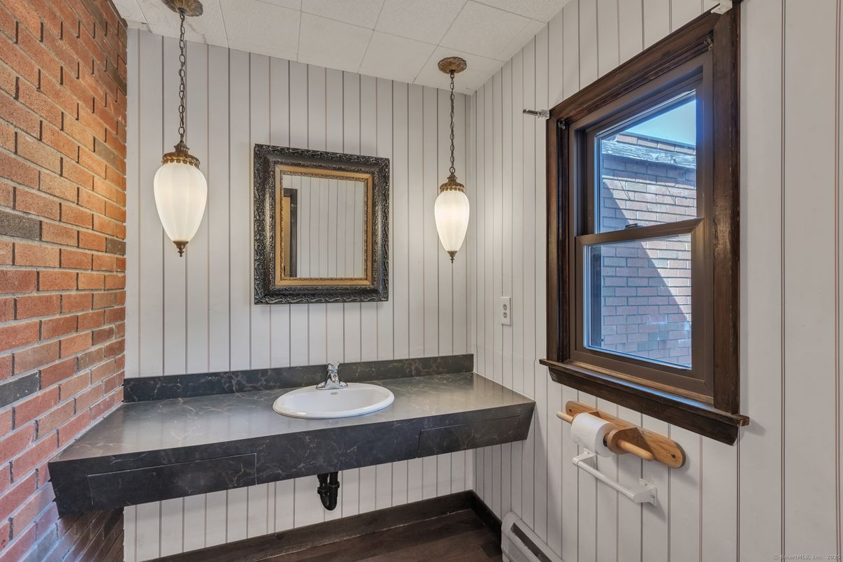 Bathroom, Interior, Pendant Lights, Stone Walls