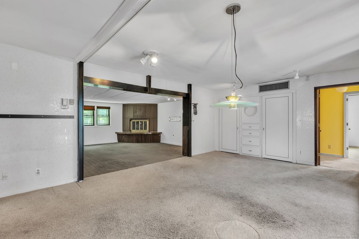 Empty room, Interior, Pendant Lights