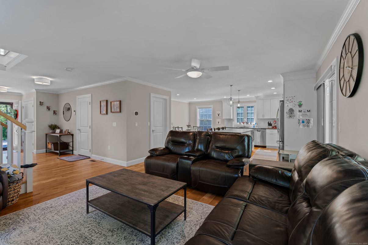 Interior, Kitchen, Living room, Pendant Lights, Recessed Lighting, Wood Texture Flooring