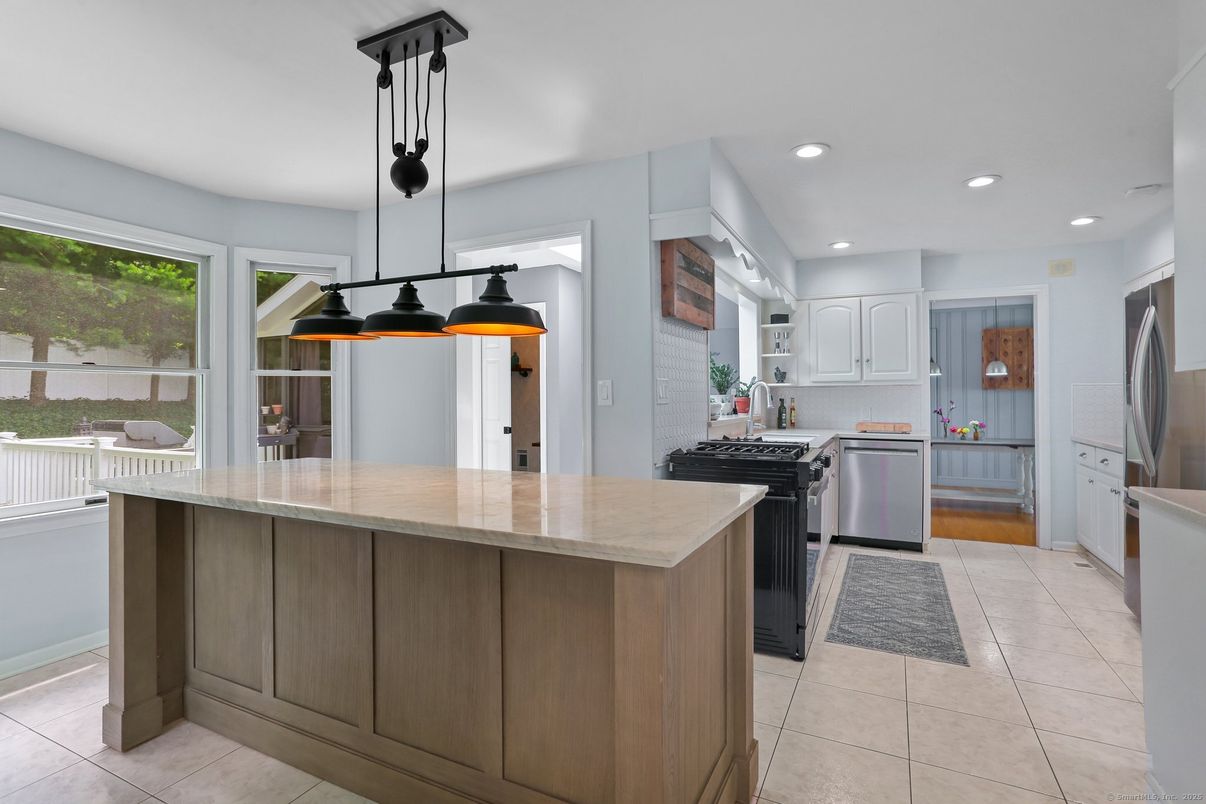 Interior, Kitchen, Pendant Lights, Recessed Lighting, Stainless Steel Appliances
