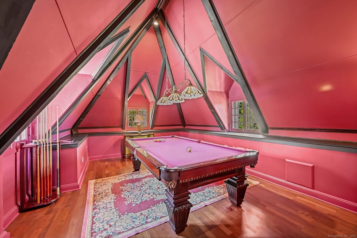Billiard Table, Game Room, Interior, Wood Texture Flooring