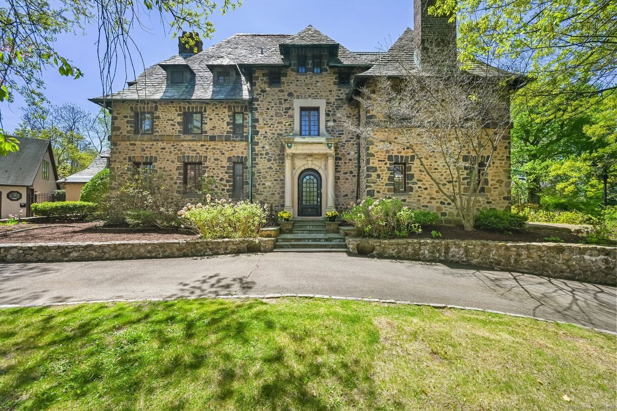 Exterior, Facade, Brick Facade, French Provincial