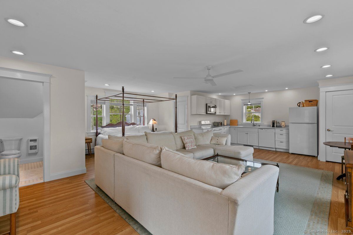 Interior, Kitchen, Living room, Pendant Lights, Recessed Lighting, Wood Texture Flooring