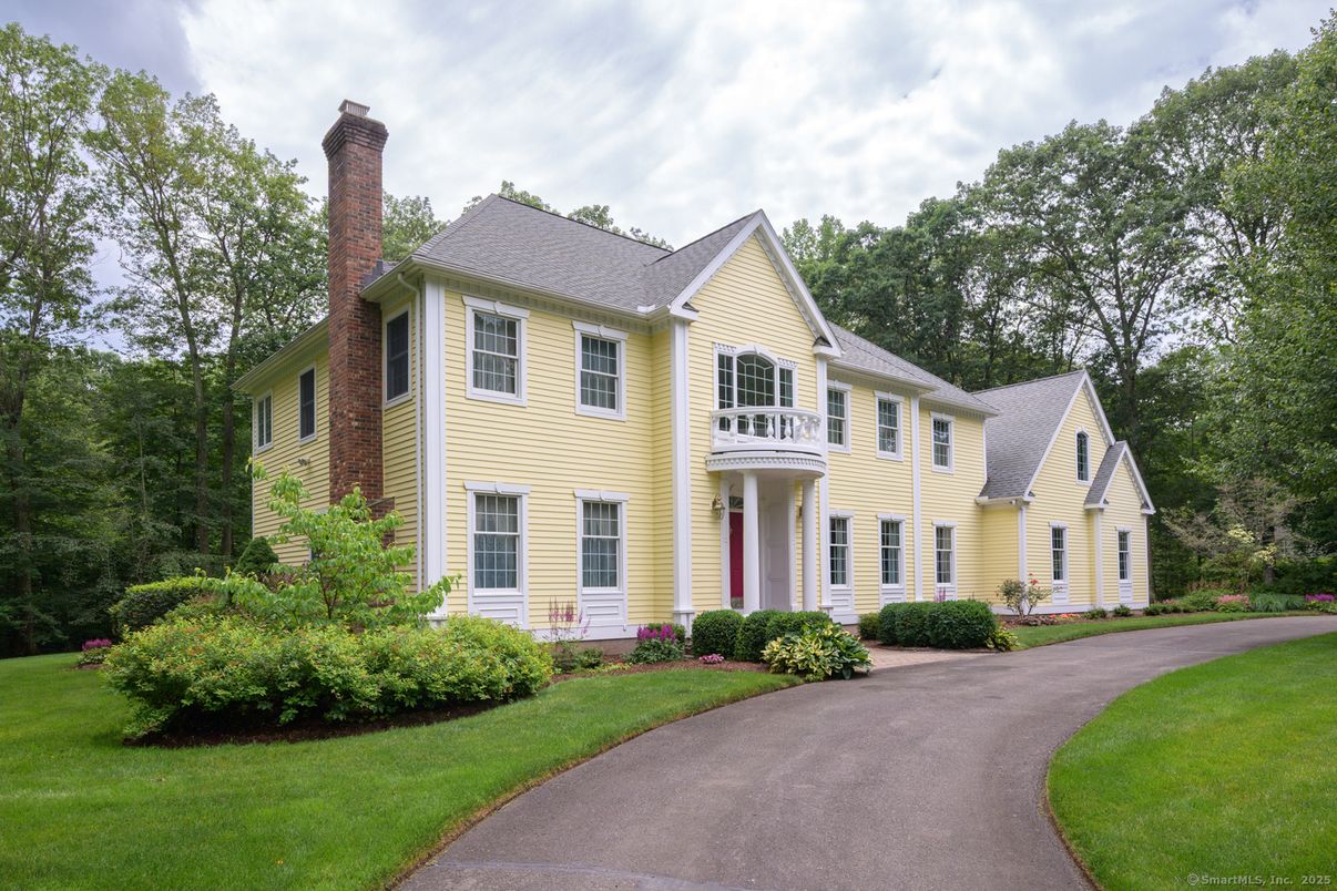 Exterior, Facade, Georgian