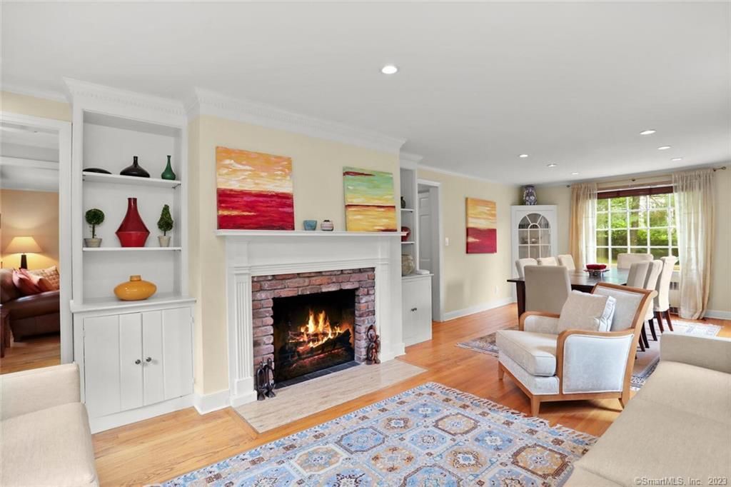 Dining room, Fireplace, Interior, Recessed Lighting, Wood Texture Flooring
