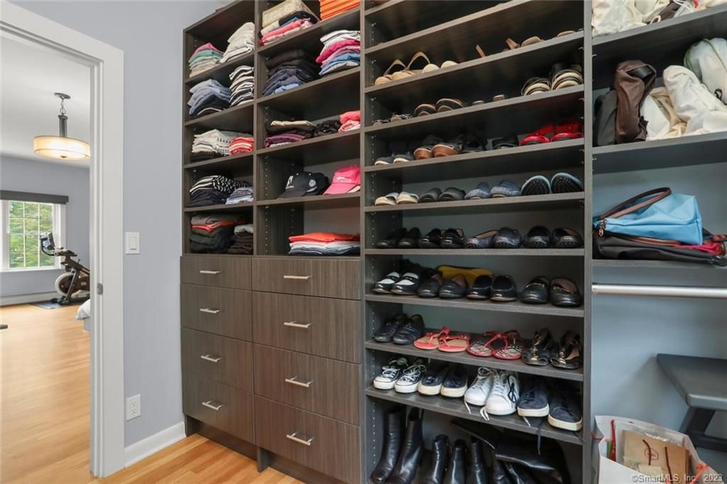 Interior, Walk-in Closets, Wood Texture Flooring