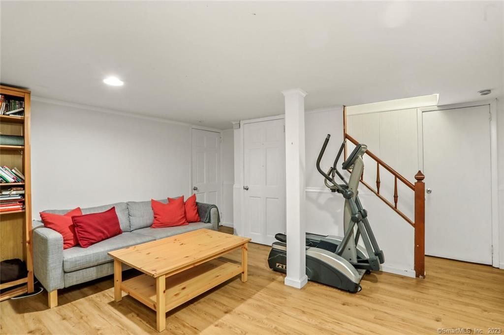 Fitness Equipment, Interior, Recessed Lighting, Wood Texture Flooring