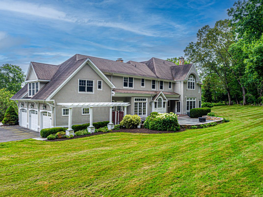 Attached, Backyard, Exterior, Facade, Queen Anne Victorian