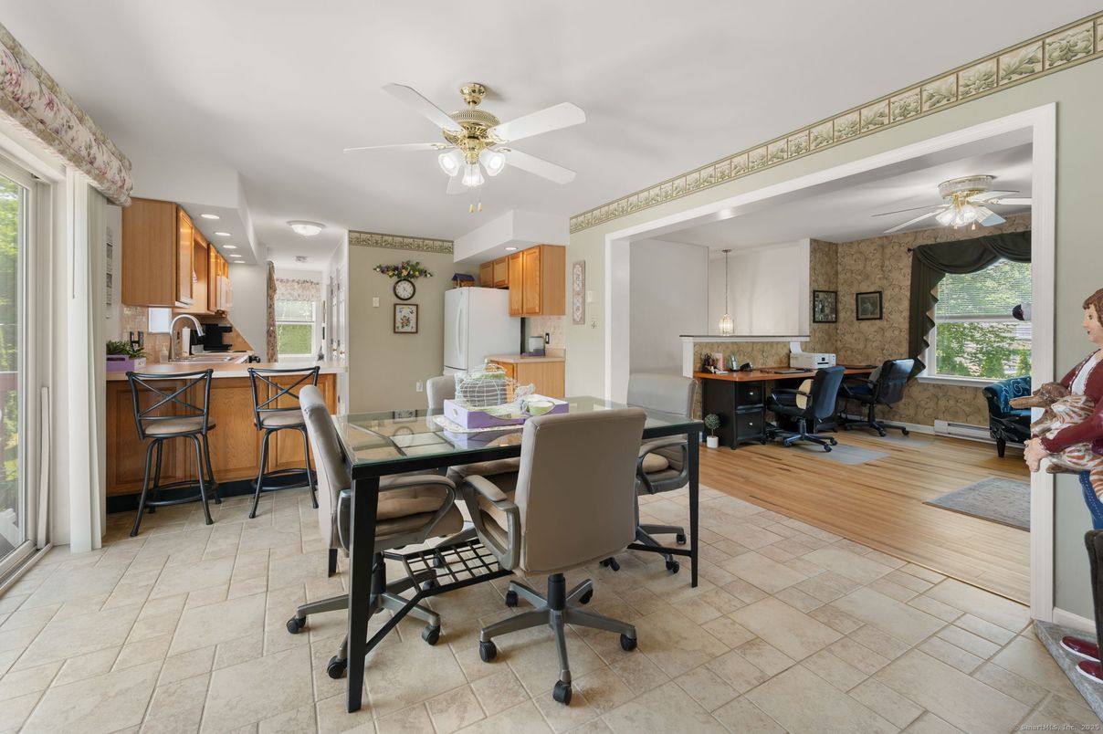 Dining room, Interior, Kitchen, Recessed Lighting, Wood Texture Flooring
