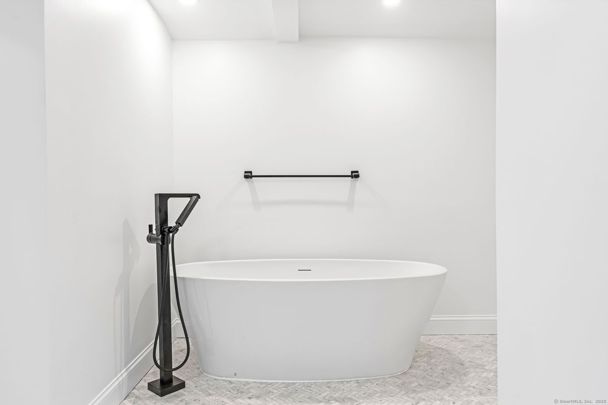 Bathroom, Free Standing Baths, Interior, Recessed Lighting