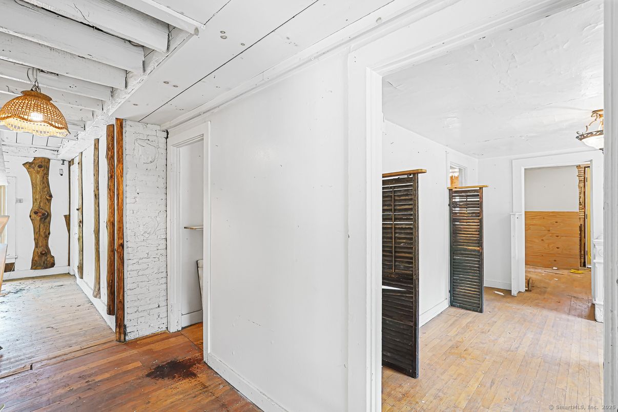 Interior, Pendant Lights, Wood Texture Flooring