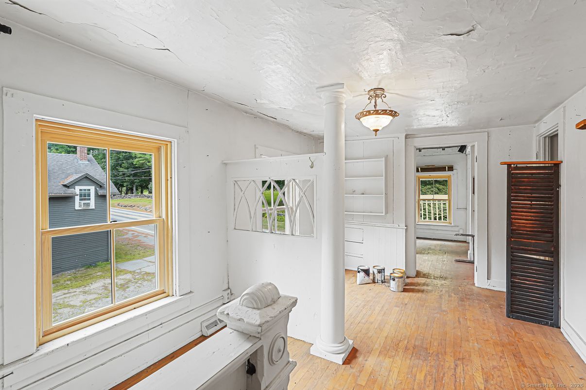 Interior, Pendant Lights, Wood Texture Flooring