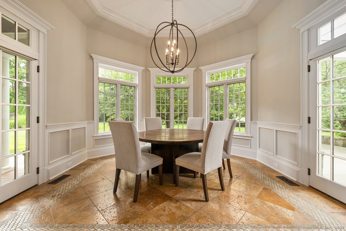 Chandelier, Dining room, Interior, Pendant Lights
