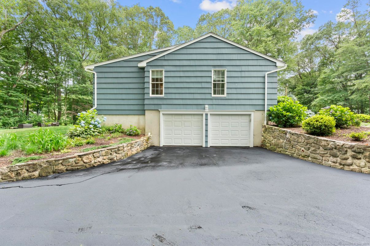 Attached, Exterior, Facade, Raised Ranch
