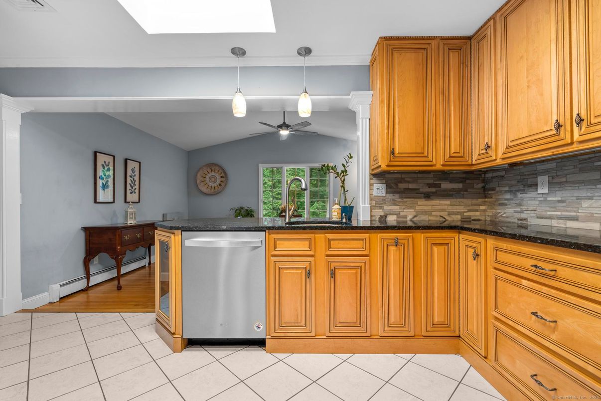 Interior, Kitchen, Pendant Lights, Wood Texture Flooring