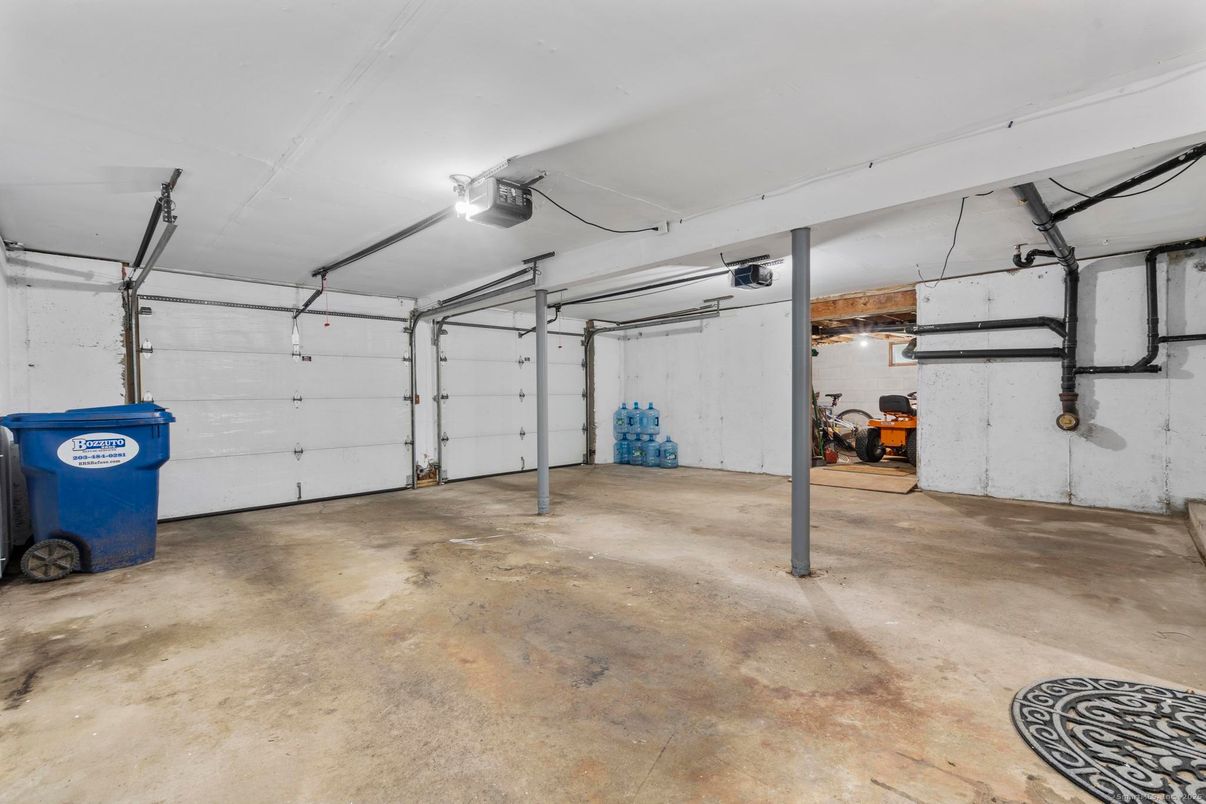 Garage, Interior
