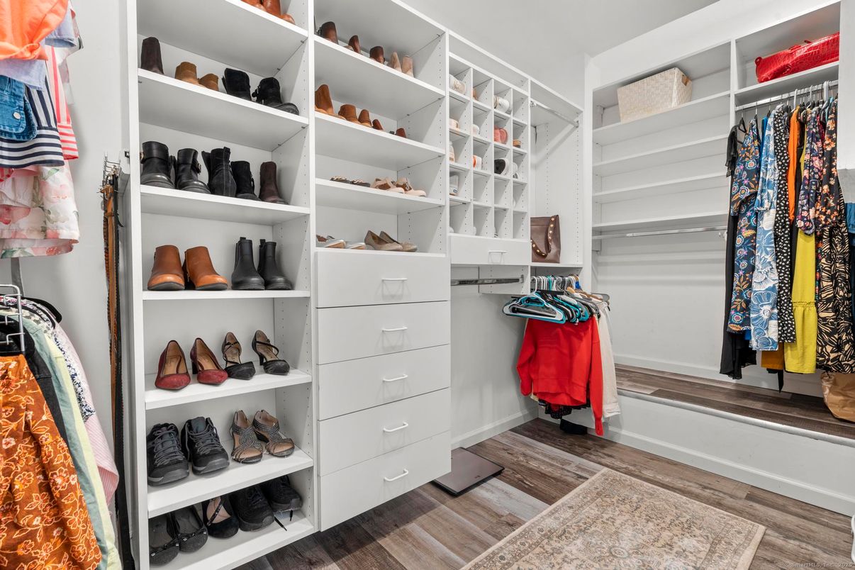 Interior, Walk-in Closets, Wood Texture Flooring